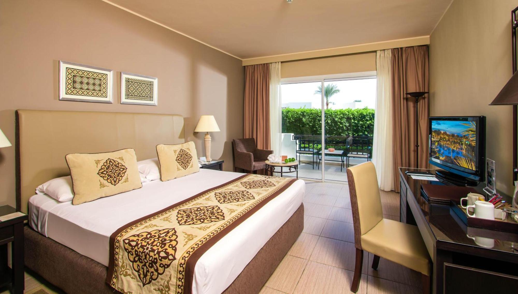 Superior Queen or Twin Bed Garden or Pool View,1742609762:JPEG