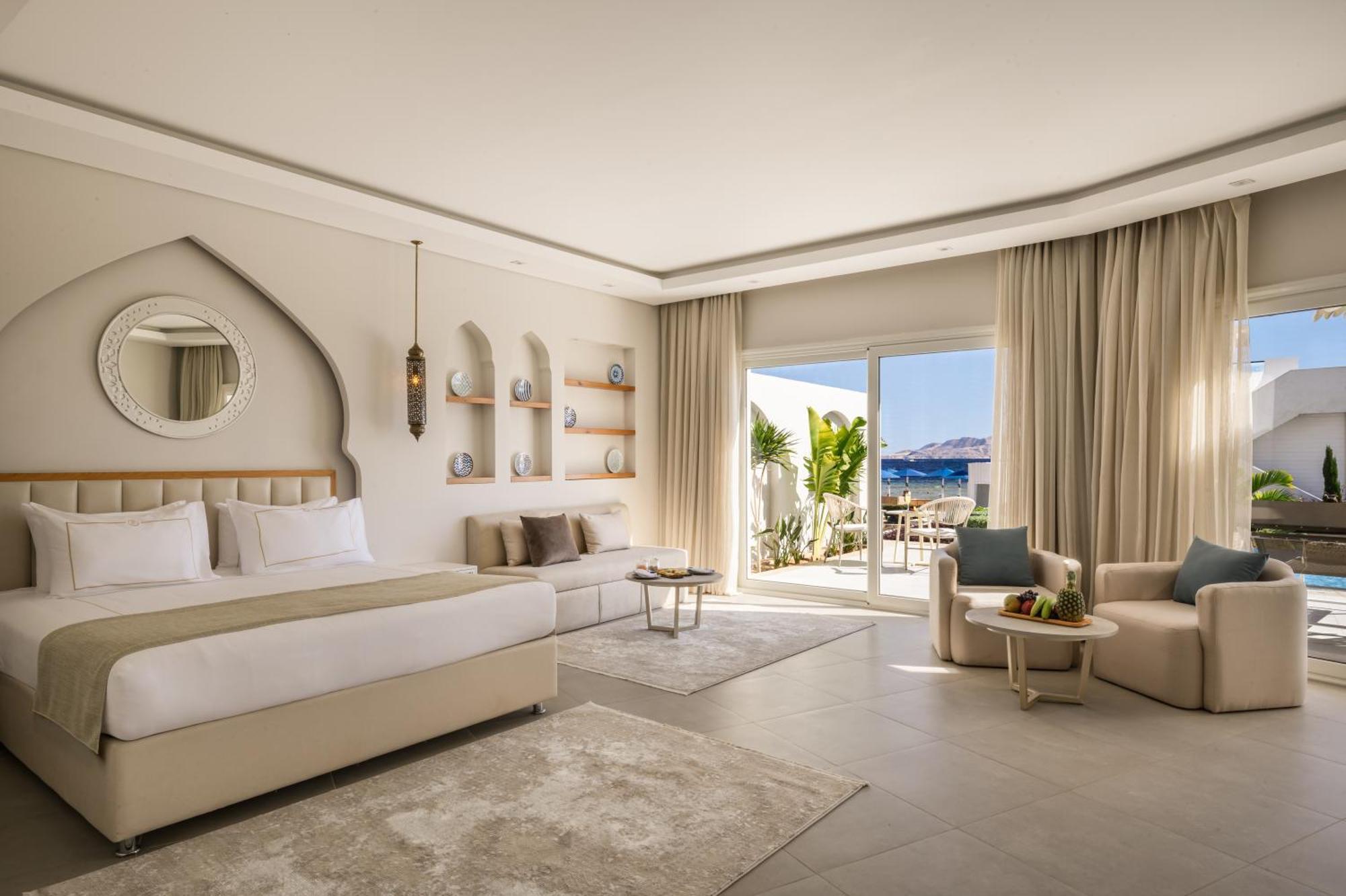 Executive Pool Suite Posh Club
